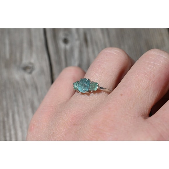Aquamarine and Emerald engagement ring size 3 4 5 6 7 8 9 10 11 12 13 - Picture 4 of 4